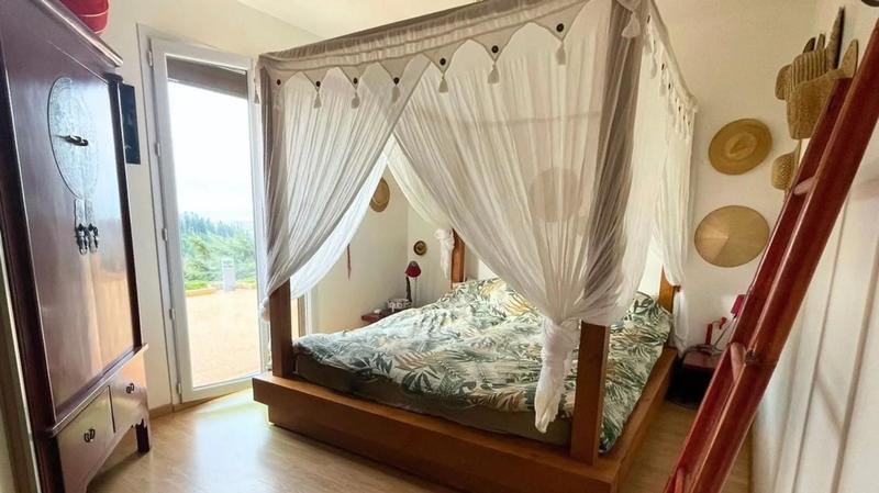 Maison - 150 m² - 5 pièces