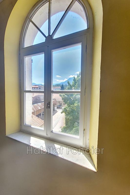 Propriété - 880 m² - 20 pièces