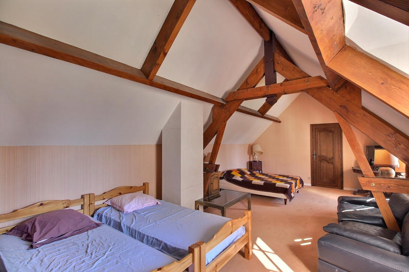 Demeure - 236 m² - 11 pièces