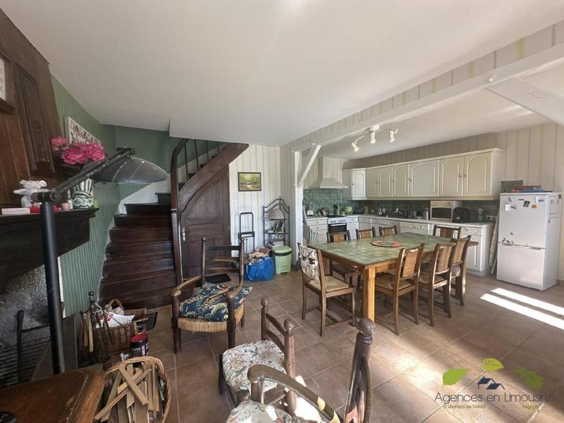 Propriété - 186 m² - 7 pièces