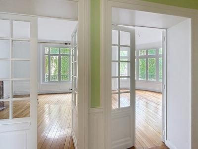 Appartement bourgeois - 134 m² - 5 pièces