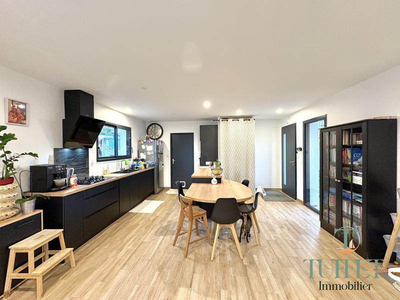 Maison - 93 m² - 4 pièces