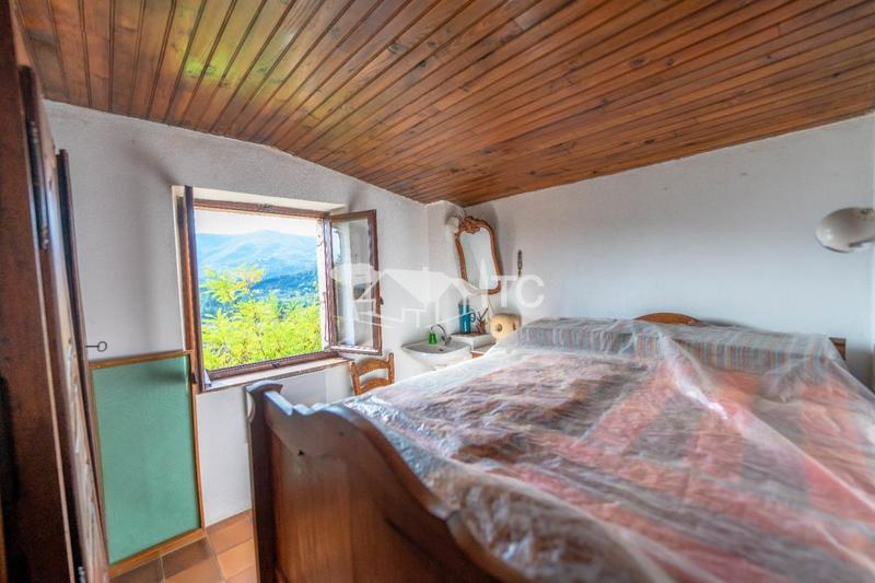 Maison en pierre - 64 m² - 4 pièces