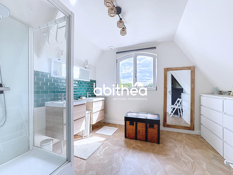 Maison - 164 m² - 9 pièces