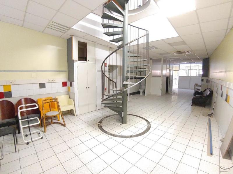 Local commercial - 260 m² - 3 pièces