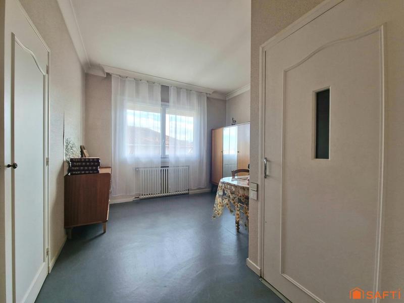 Maison - 223 m² - 7 pièces