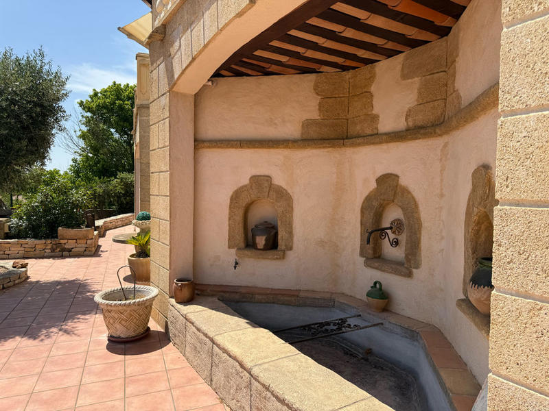 Maison - 230 m² - 8 pièces