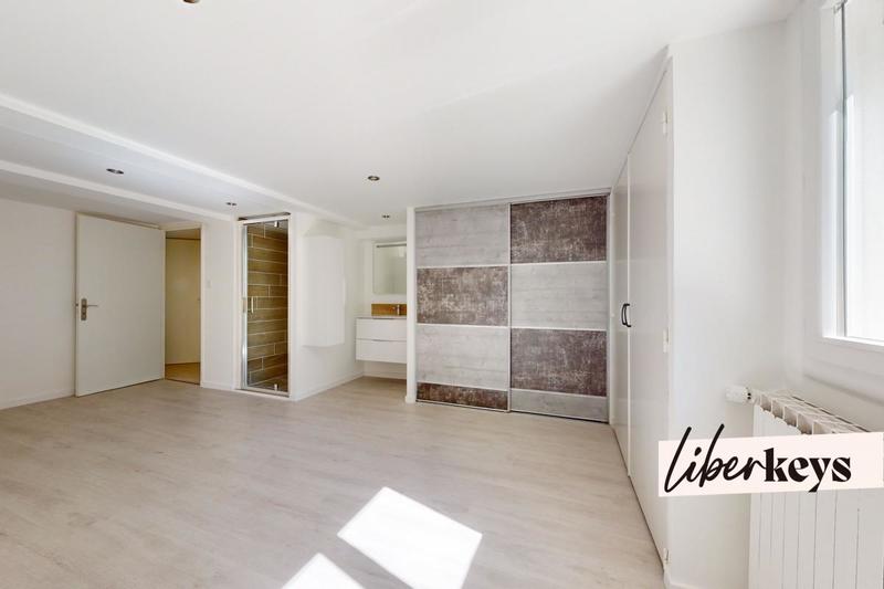 Maison - 320 m² - 7 pièces