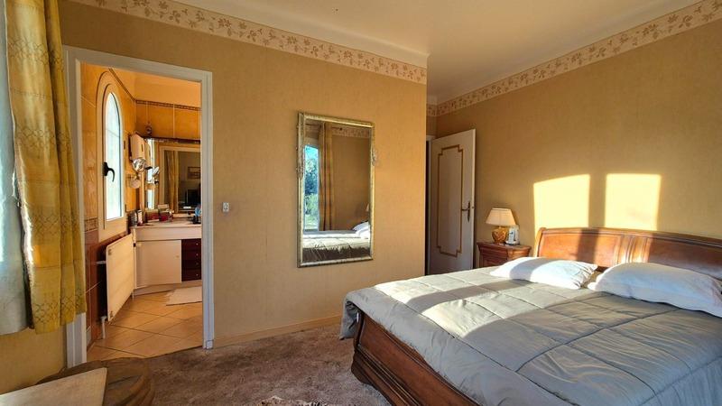 Propriété - 190 m² - 8 pièces