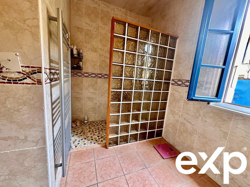 Maison - 375 m² - 17 pièces