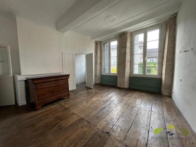 Maison - 222 m² - 7 pièces