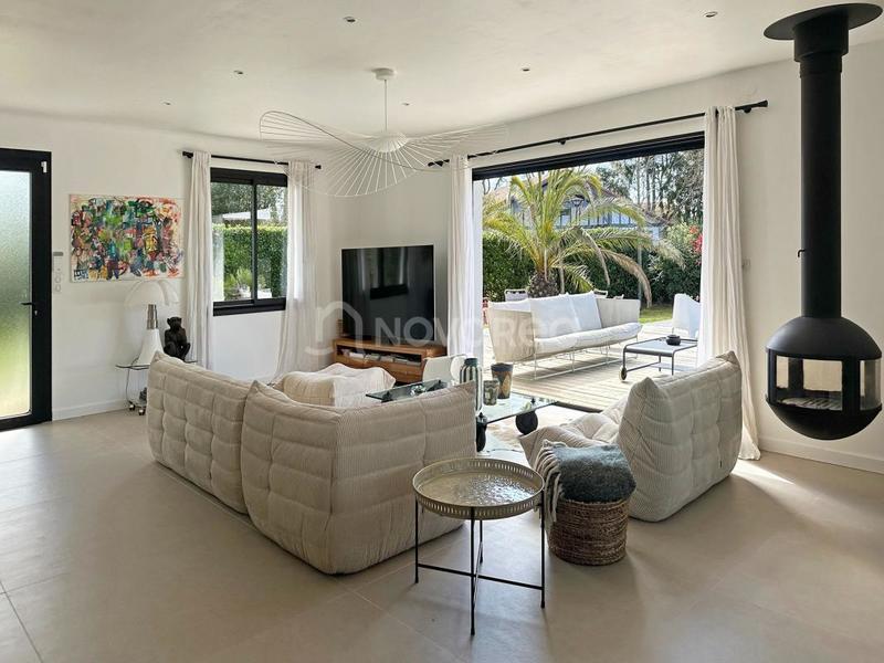 Maison - 140 m² - 5 pièces