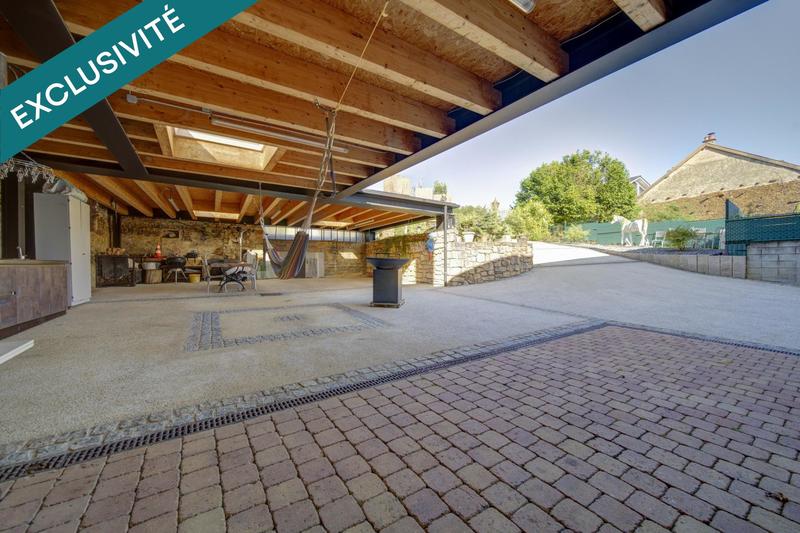 Maison - 230 m² - 8 pièces