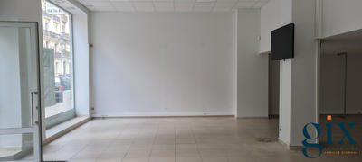 Local commercial - 197 m² - 4 pièces