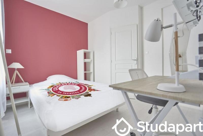 Chambre - 10 m² - 1 pièce