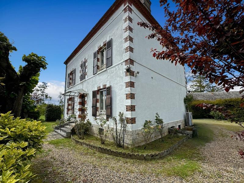 Maison bourgeoise - 192 m² - 6 pièces