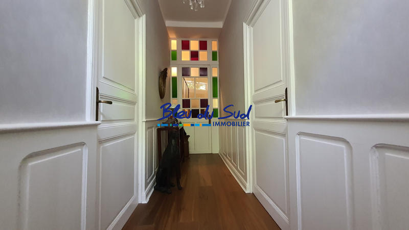 Maison - 196 m² - 10 pièces