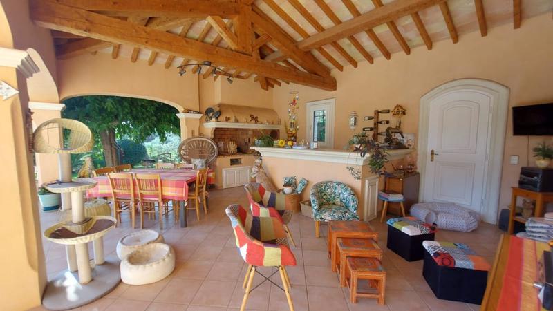 Villa - 210 m² - 6 pièces