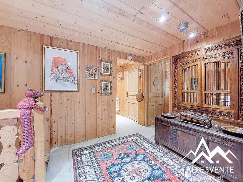 Maison - 249 m² - 9 pièces