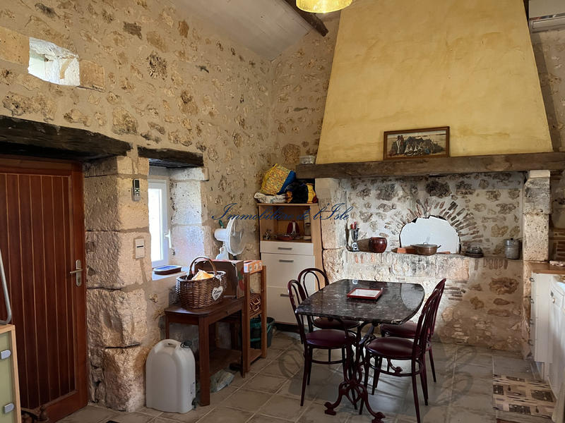 Maison - 233 m² - 8 pièces