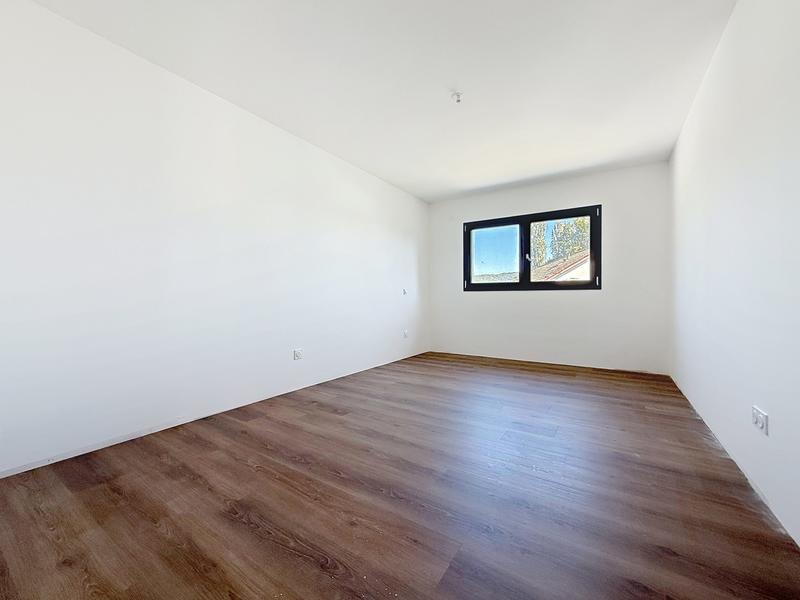 Maison - 220 m² - 8 pièces