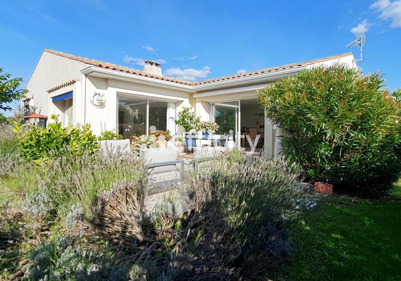 Maison - 203 m² - 6 pièces