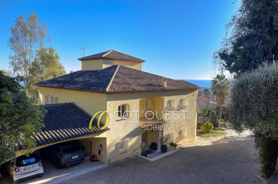 Propriété - 400 m² - 9 pièces