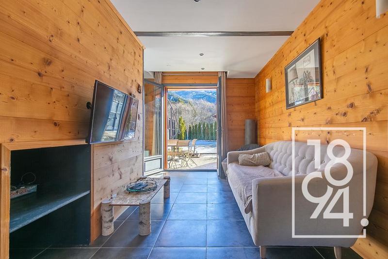 Maison - 235 m² - 8 pièces