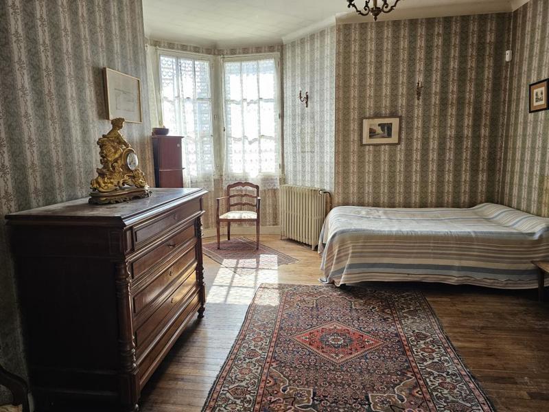 Maison - 104 m² - 7 pièces