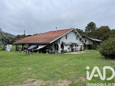 Maison - 167 m² - 9 pièces