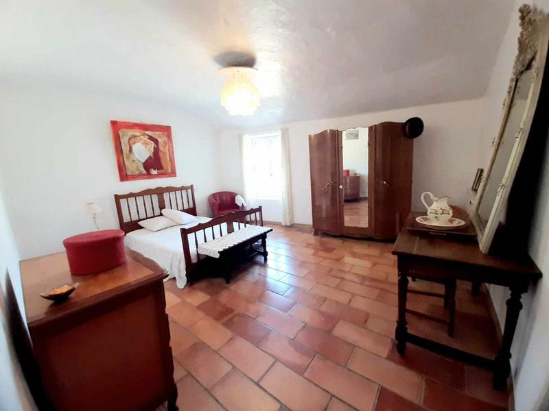 Maison - 217 m² - 15 pièces