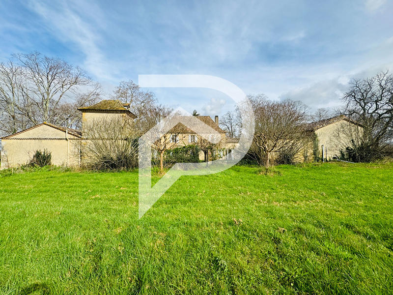 Demeure - 789 m² - 34 pièces