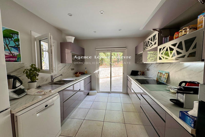 Maison - 209 m² - 8 pièces