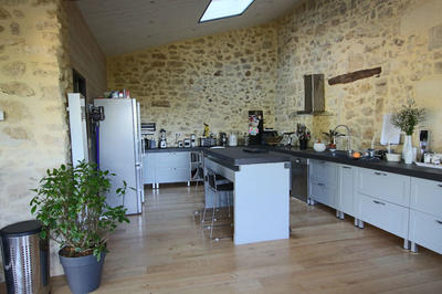 Maison - 230 m² - 8 pièces