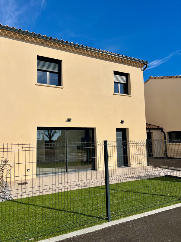 Maison - 96 m² - 4 pièces