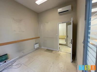 Local d'activités - 150 m² - 3 pièces