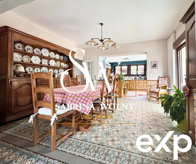 Maison traditionnelle - 209 m² - 8 pièces