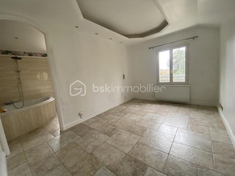 Maison traditionnelle - 180 m² - 5 pièces