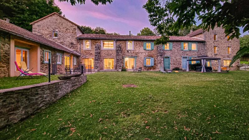 Demeure - 677 m² - 26 pièces