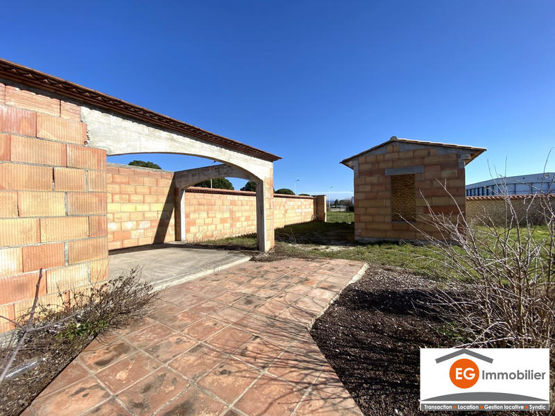 Terrain commercial - 6 300 m²