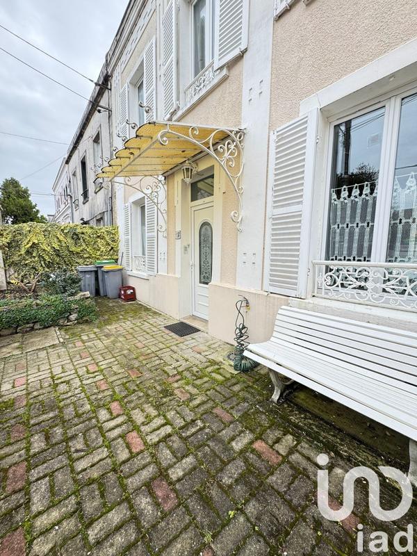 Maison - 216 m² - 8 pièces