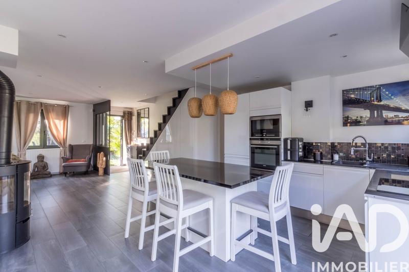 Maison - 101 m² - 5 pièces