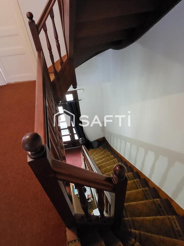 Maison - 190 m² - 8 pièces