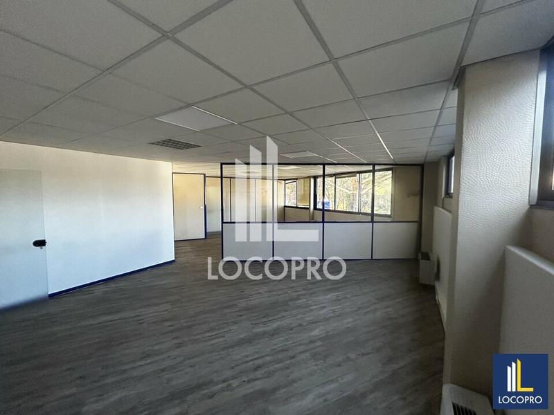 Local d'activité / Entrepôt - 817 m²