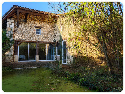 Maison - 208 m² - 4 pièces