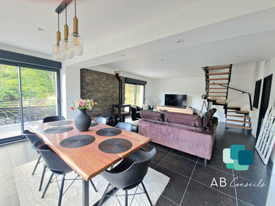 Maison contemporaine - 371 m² - 6 pièces