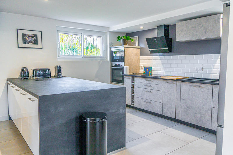 Maison - 220 m² - 7 pièces