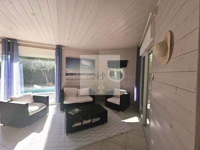 Maison - 176 m² - 7 pièces