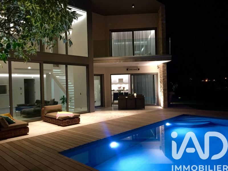 Maison de maîtres - 270 m² - 6 pièces