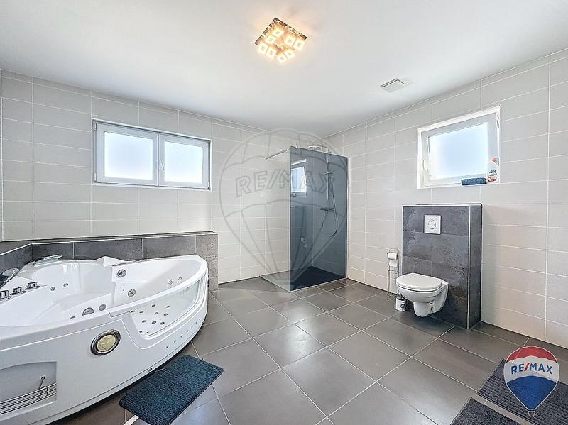 Maison - 178 m² - 6 pièces